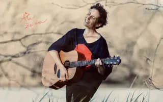“A*la - Ze dna” … debutové album + sbírka poezie a fotografií Alice Boleloucké