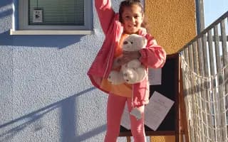 Pomoc pro těhotnou maminku samoživitelku v tíživé situaci